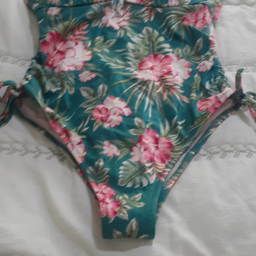 Shade and shore green floral one piece bathing suit size 34C - Picture 3 of 11